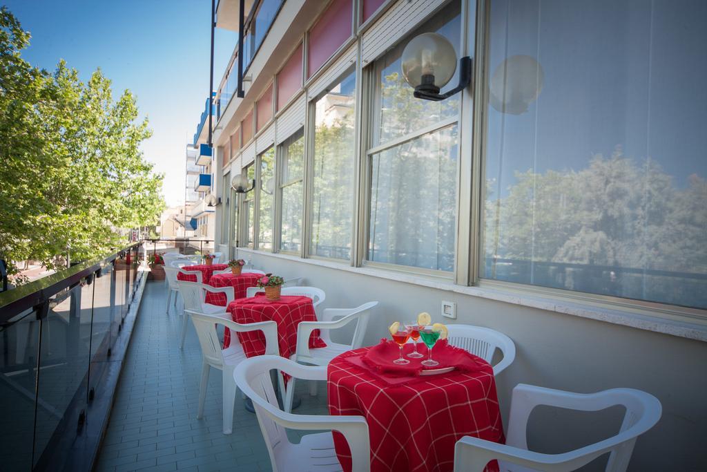 Hotel Madison Riccione Extérieur photo