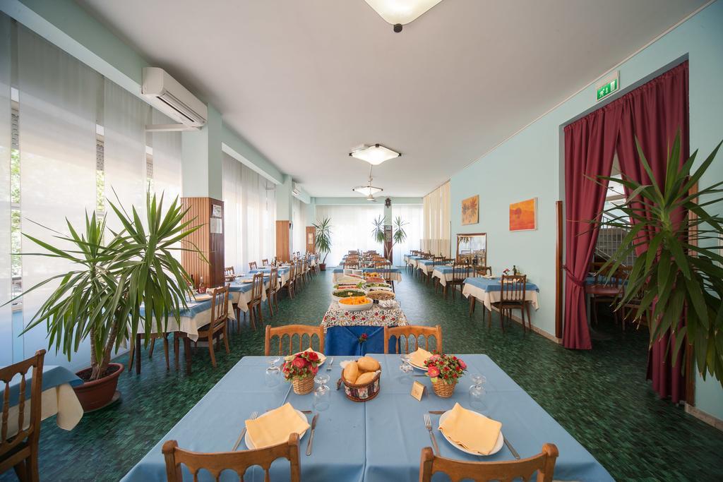 Hotel Madison Riccione Extérieur photo